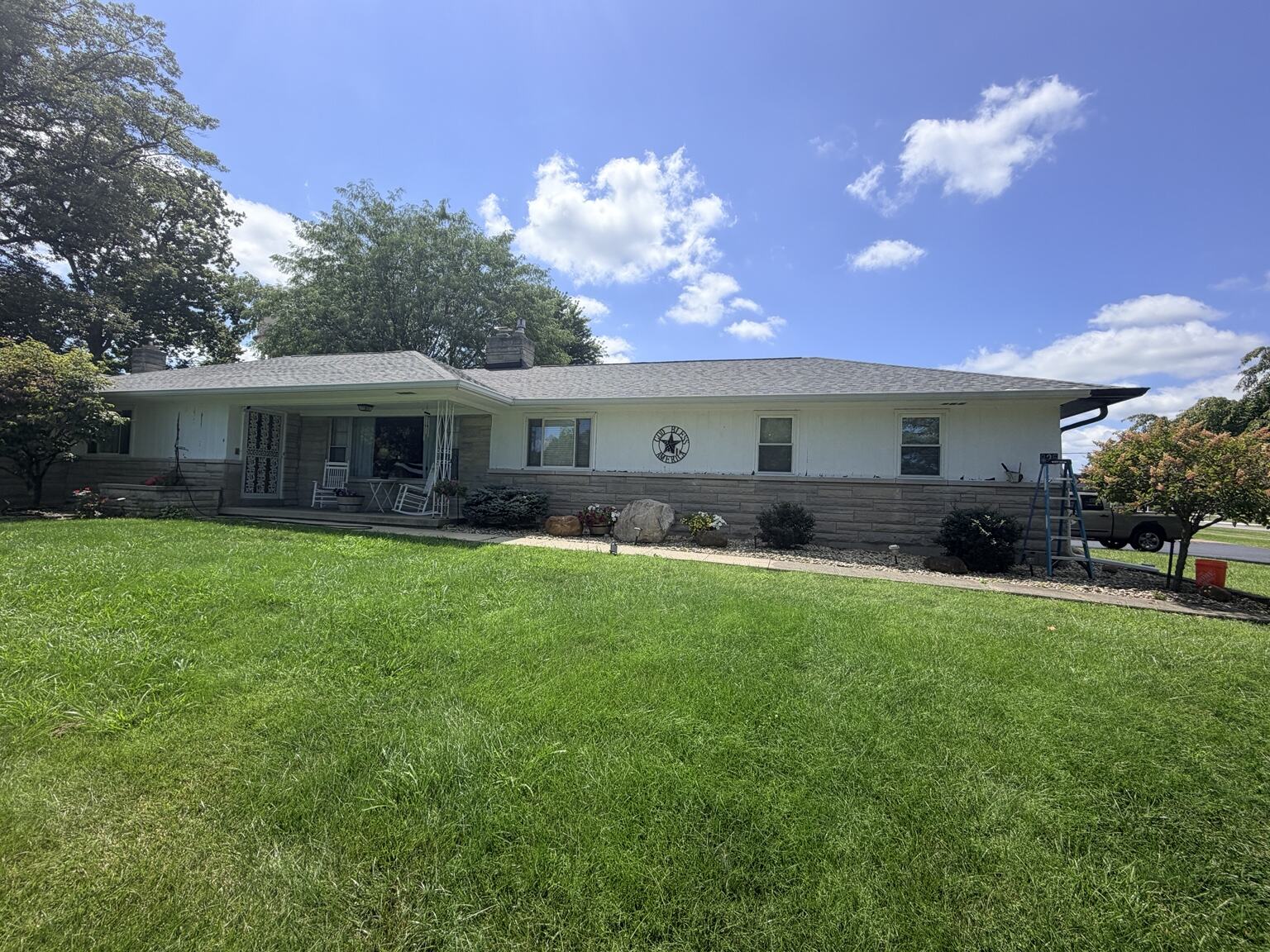 Exterior painting project before work began, view 8
